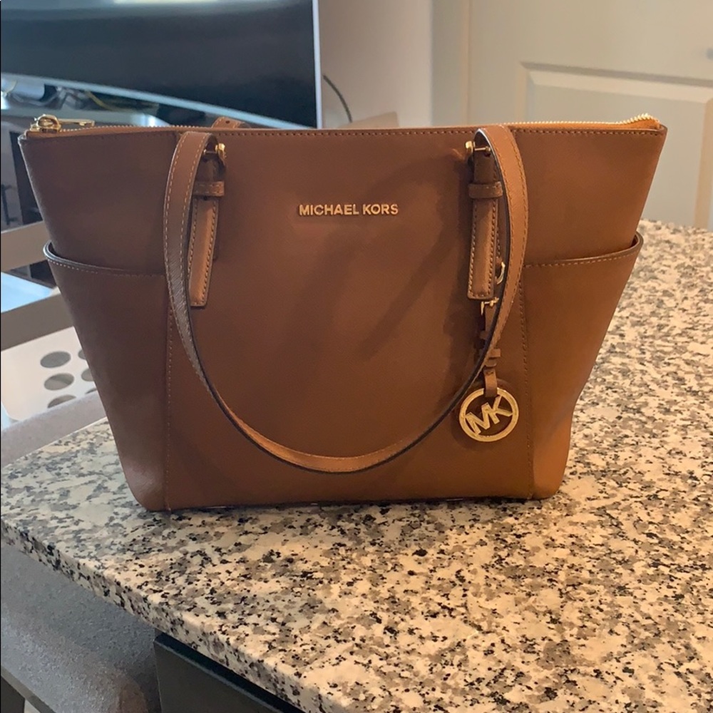 Michael Kors Medium Jet Set Tote